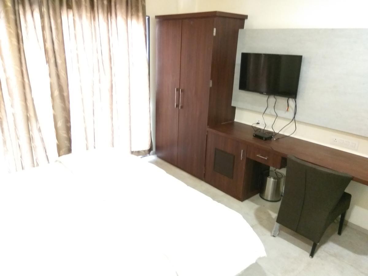 Manasi Inn 萨塔拉 外观 照片