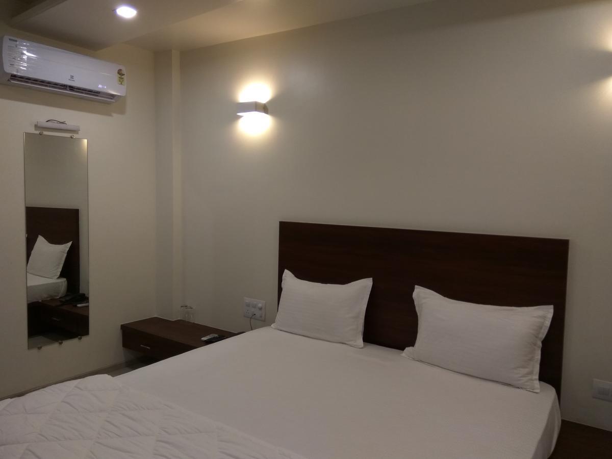 Manasi Inn 萨塔拉 外观 照片