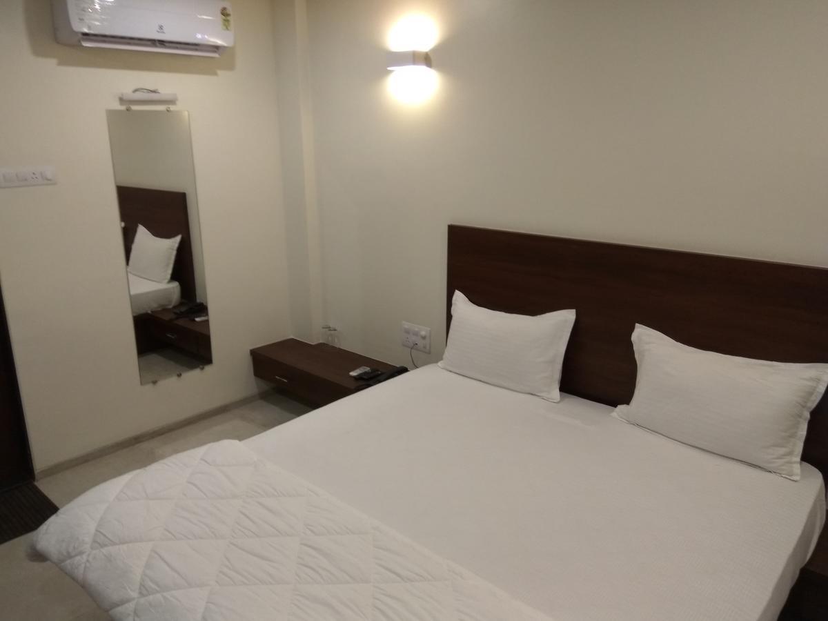 Manasi Inn 萨塔拉 外观 照片